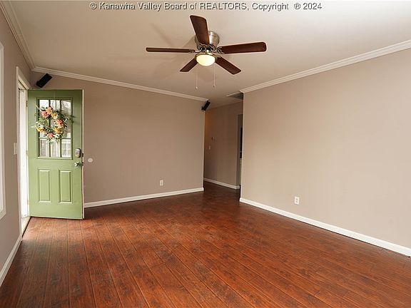 4th image of 88 Iroquois Trl