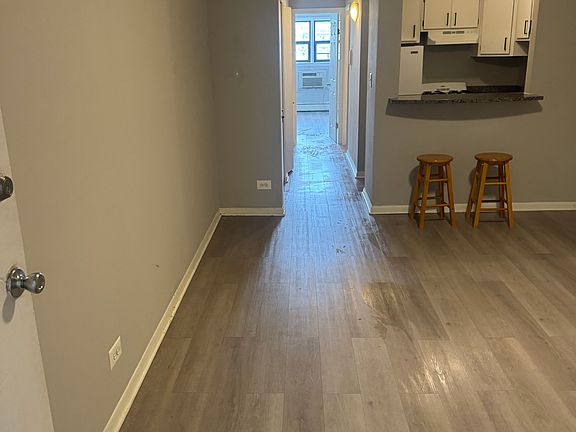 3rd image of 6446 N Milwaukee Ave #2E