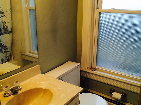 5th image of 146 Bradley St #2