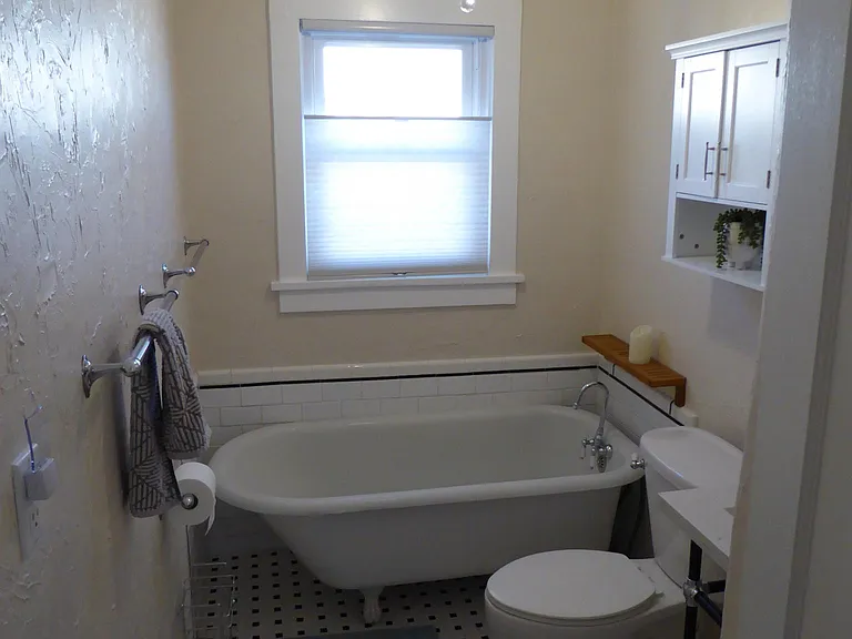 1623 5th St NW — Photo 15