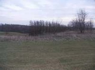 7707 N Indian Ridge Rd, East Dubuque, IL 61025