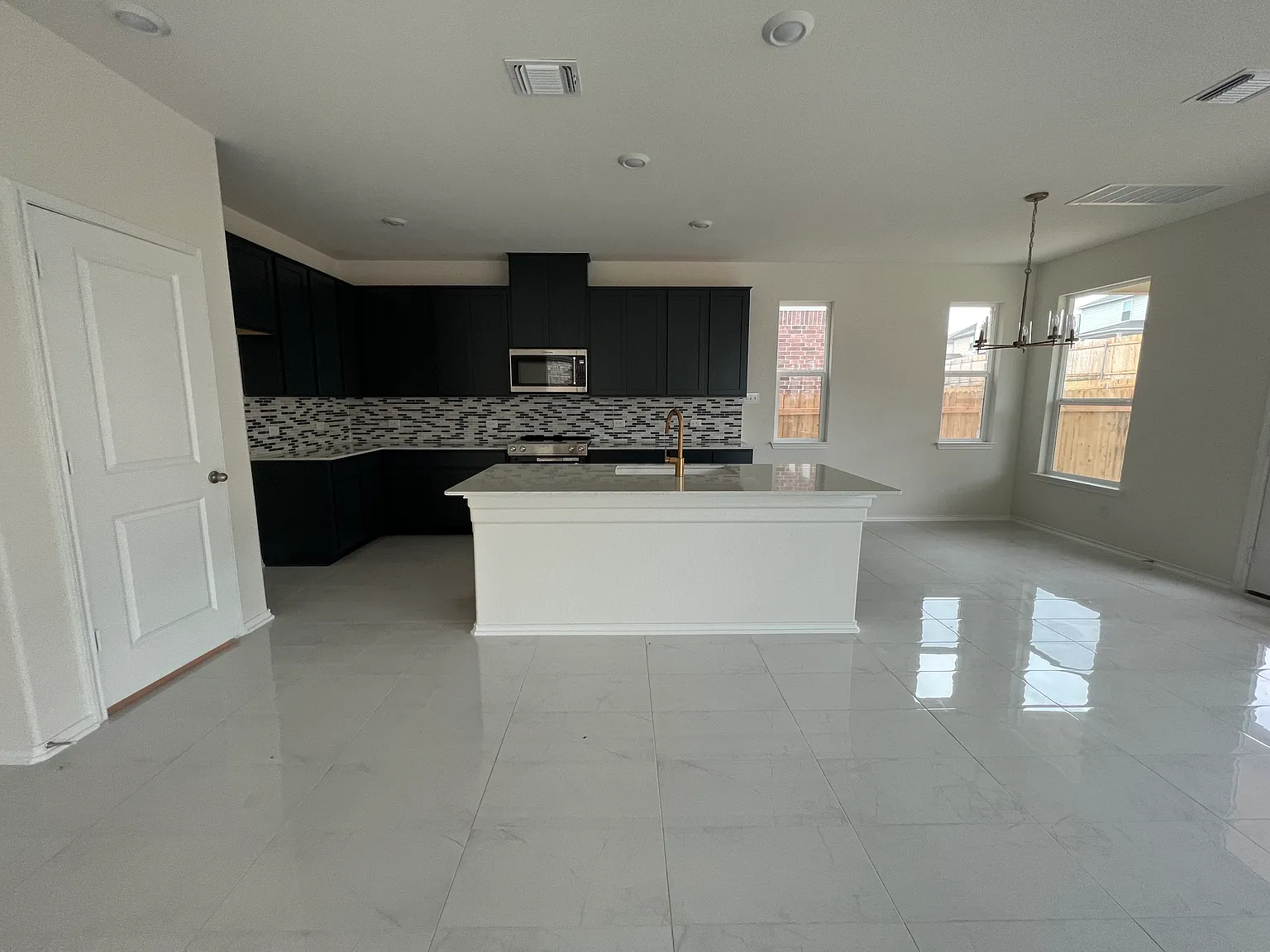 14602 Jackson Browning Ln — Photo 4