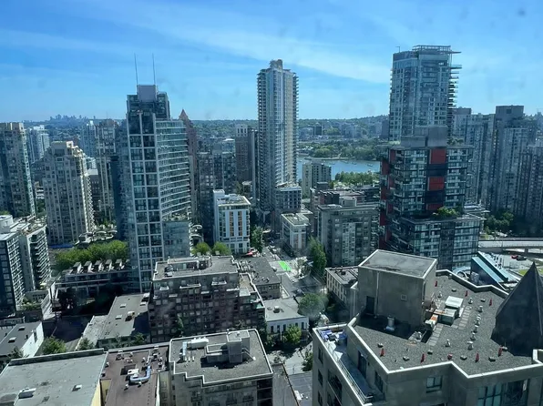 1283 Howe St #3004, Vancouver, BC V6Z 0E3
