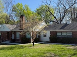 8503 Hillcrest Rd, Kansas City, MO 64138