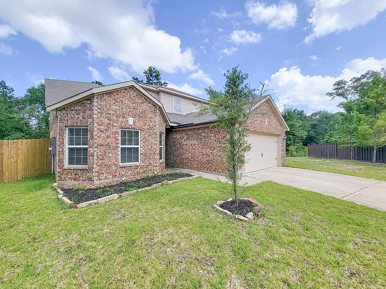 10793 Castle Rock Dr — Photo 2