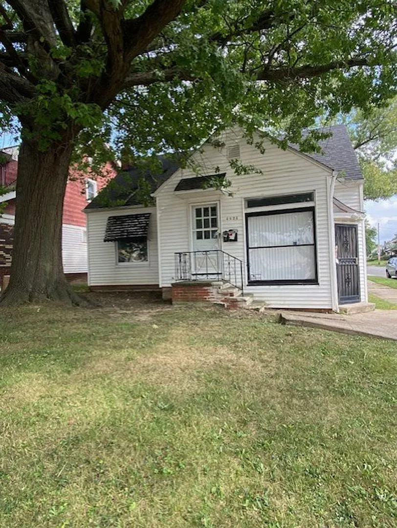 4- Bedroom -Rent Ready — Photo 2