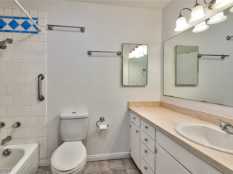 1824 Saylor Way — Photo 14