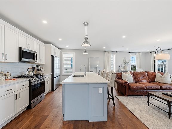 3rd image of 18-20 Crestway Rd #5