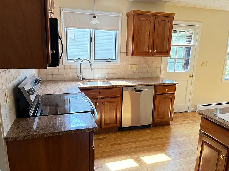 7 Oak St #5 — Photo 6