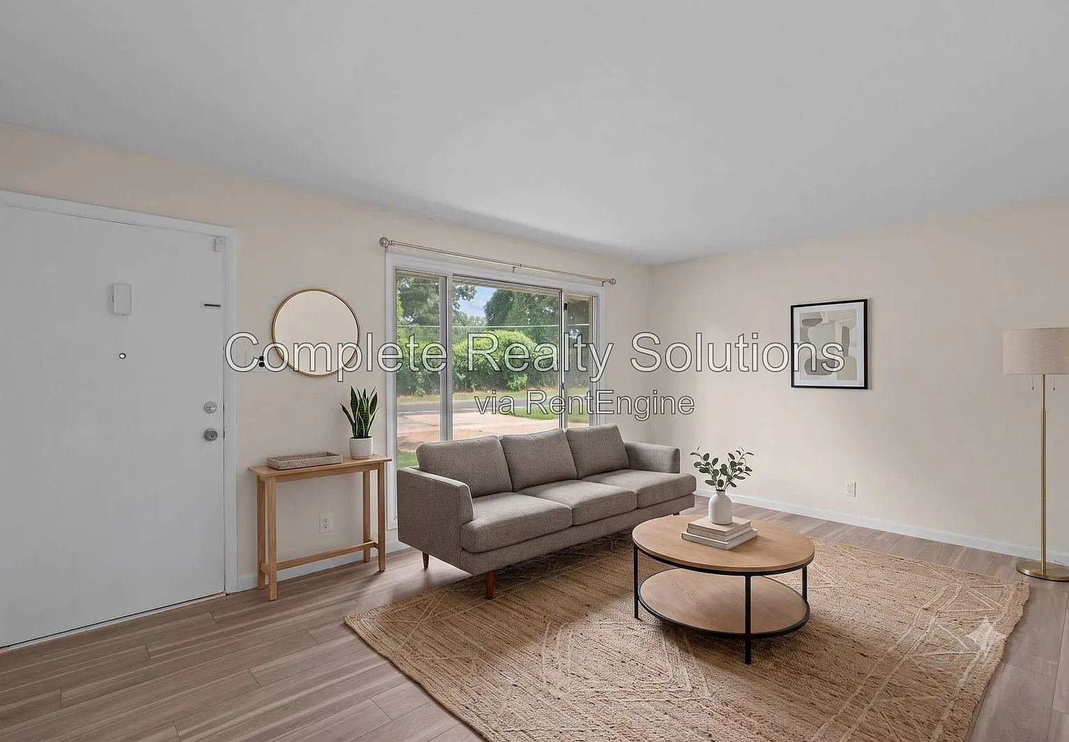 3 bed, 1.0 bath, 864 sqft, $1,250 — Photo 4