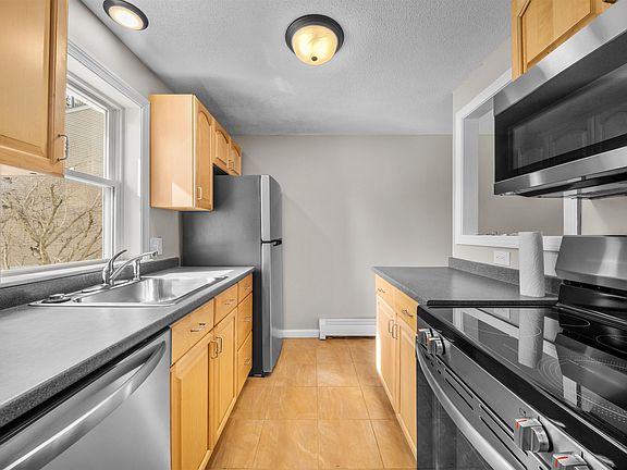 3rd image of 42 Modena Drive