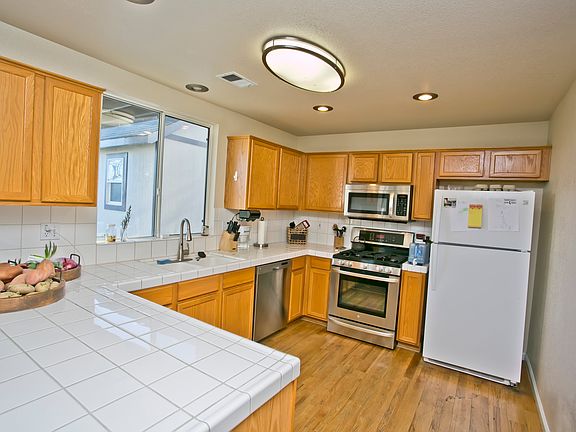 5th image of 1475 Dolores Ln