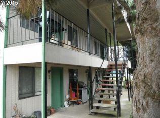 406 1st St APT 5, Gaston, OR 97119
