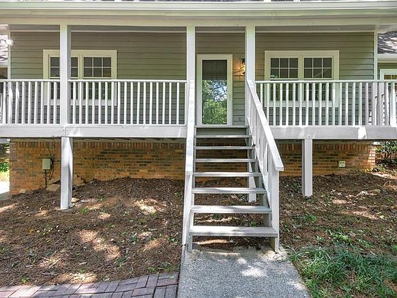 3rd image of 6943 Springwood Dr