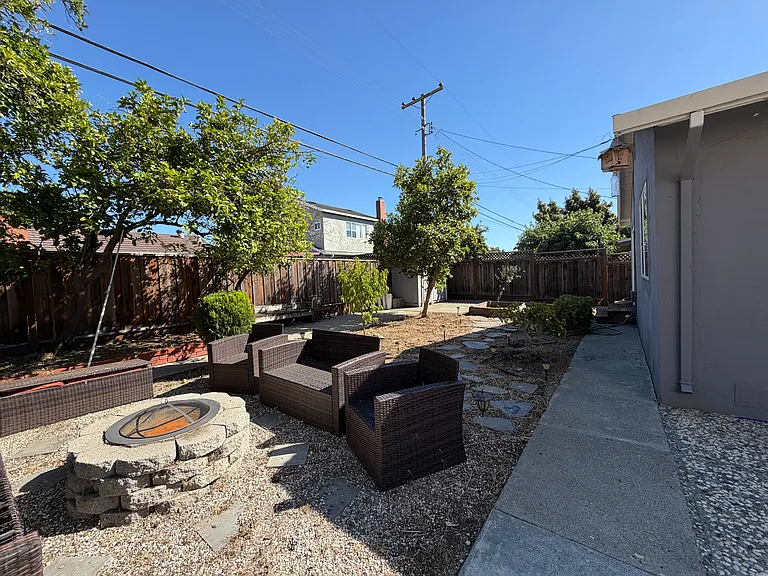 2758 Camino Del Rey — Photo 3