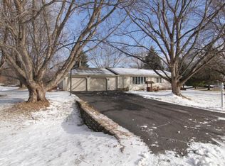 8450 Ann Marie Trl, Inver Grove Heights, MN 55077
