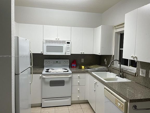 4th image of 11458 NW 33rd St Unit 11458