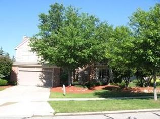 3984 Highlander Way E, Ann Arbor, MI 48108