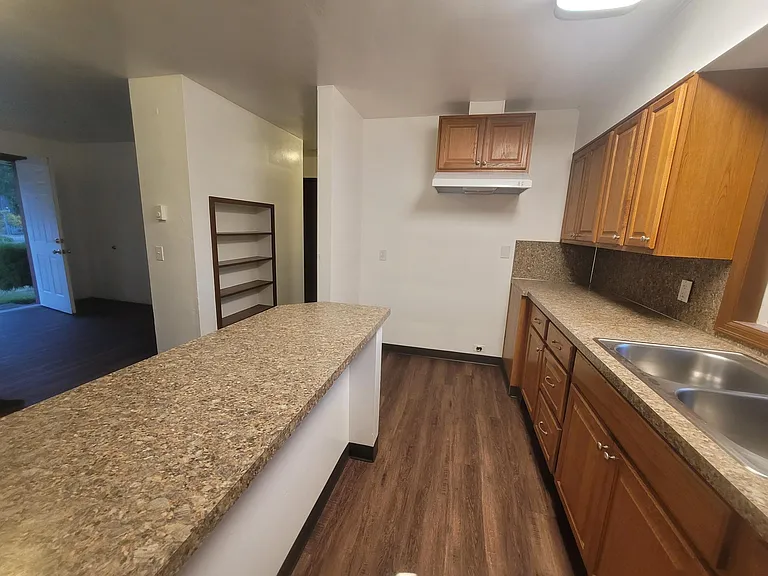 9613 N Lake Dr SW #C — Photo 12