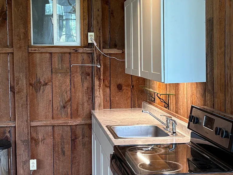 35 Hasbrouck Ln #A — Photo 25