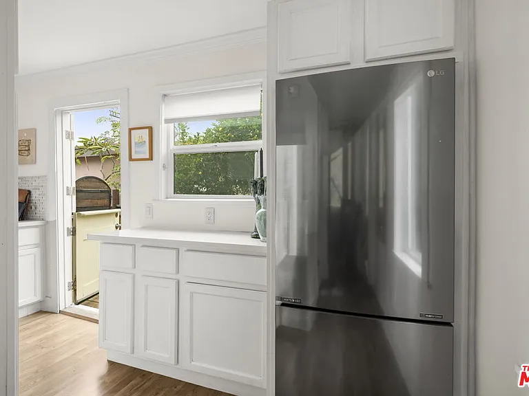 306 W Plymouth St — Photo 14