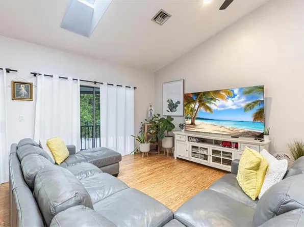 3618 Cottage Club LN, NAPLES, FL 34105