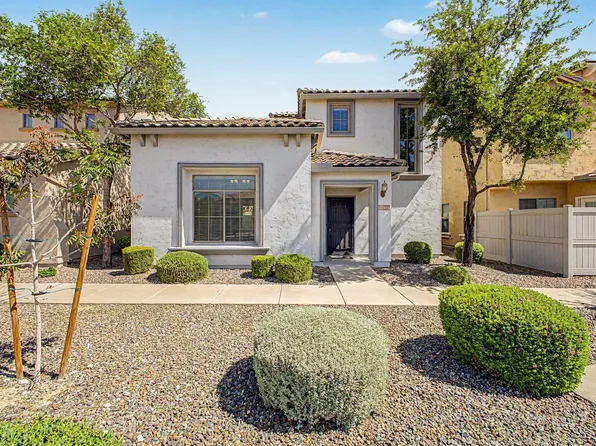 26616 N Babbling Brook Dr, Phoenix, AZ 85083