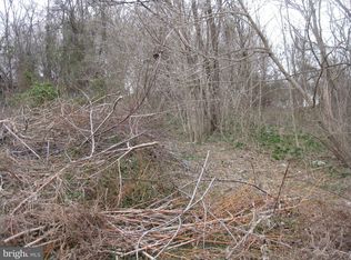 674 Burnside Dr, Falling Waters, WV 25419