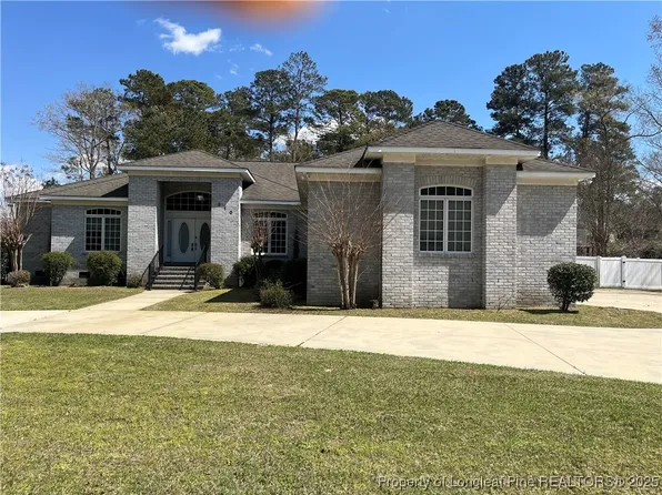 310 Londonderry Dr, Lumberton, NC 28358
