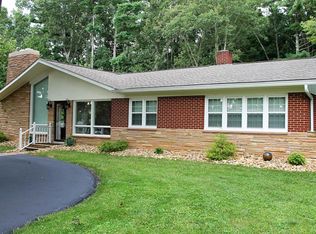 210 Robinhood Rd, Galax, VA 24333