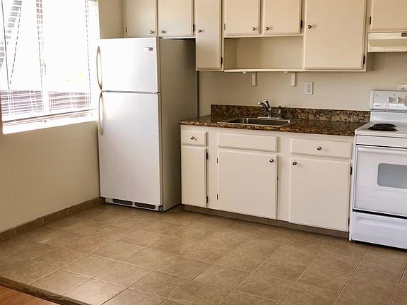 5th image of 300 Vicksburg St APT 3