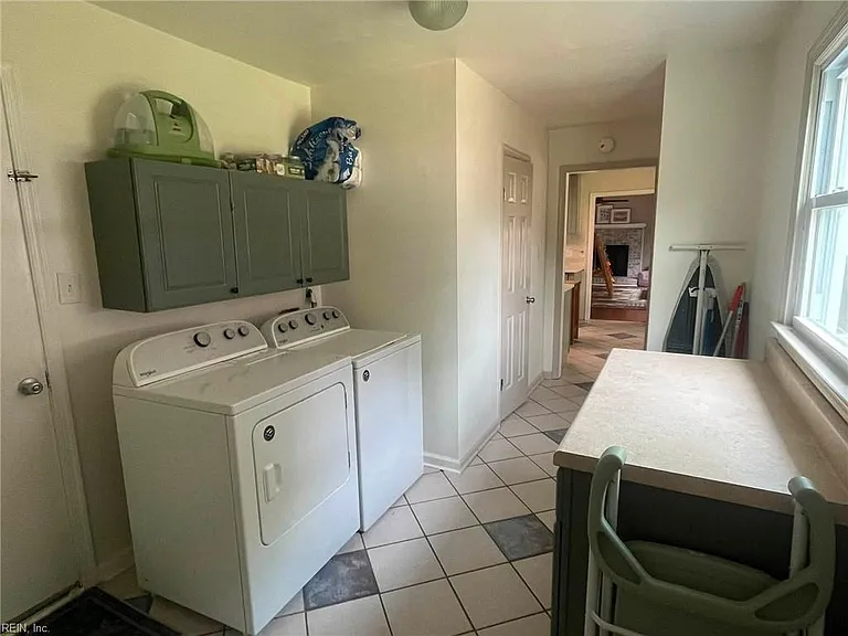 2505 Castle Hill Ct — Photo 13