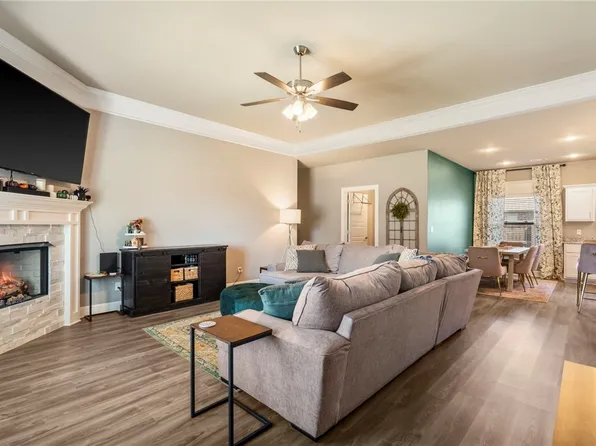1765 Charismatic Dr, Prairie Grove, AR 72753