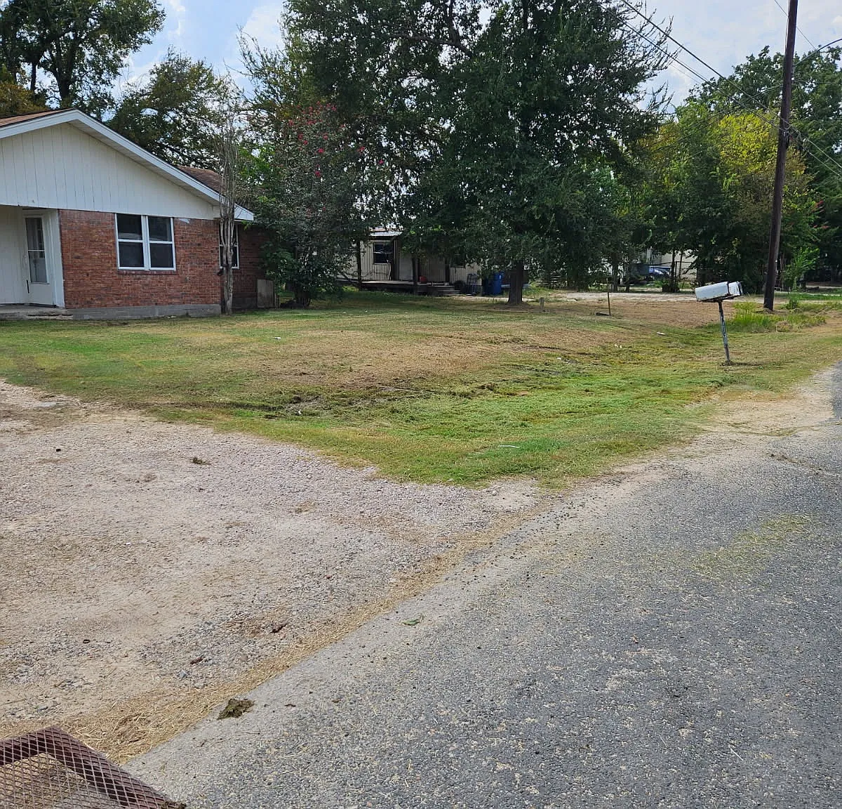 3 bed, 1200 sqft, $1,295 — Photo 3