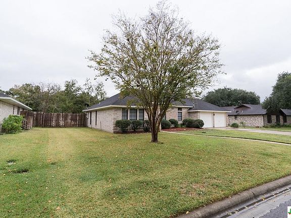 3rd image of 114 Northwood Cir