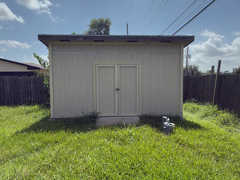1308 Edward Dr — Photo 12
