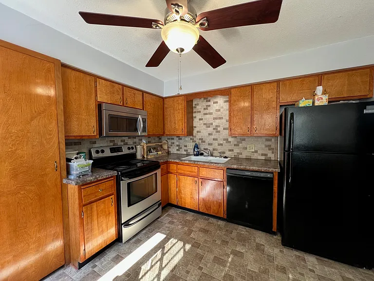 1548 NW 81st St — Photo 6