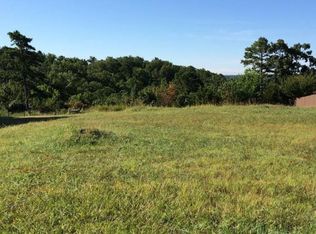 8 W Bluff Ln, Holiday Island, AR 72631