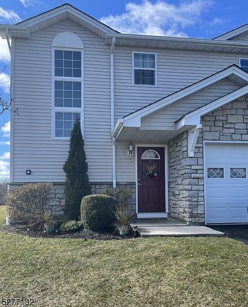 1st image of 14 Virginia Dr