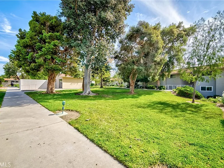 678 Via Alhambra #C — Photo 18