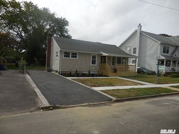 2nd image of 7 Silverpine Dr