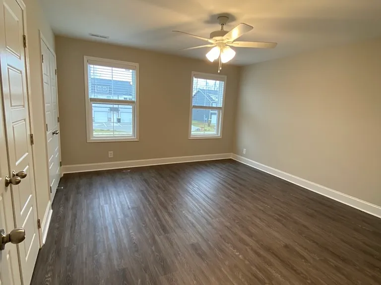 1023 Glenkirk Dr — Photo 9