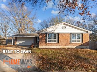 1001 Summer Tree Dr, Ballwin, MO