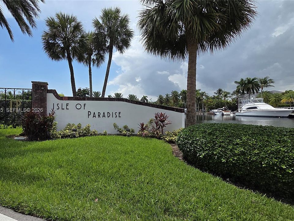 1st image of 450 Paradise Isle Blvd APT 109