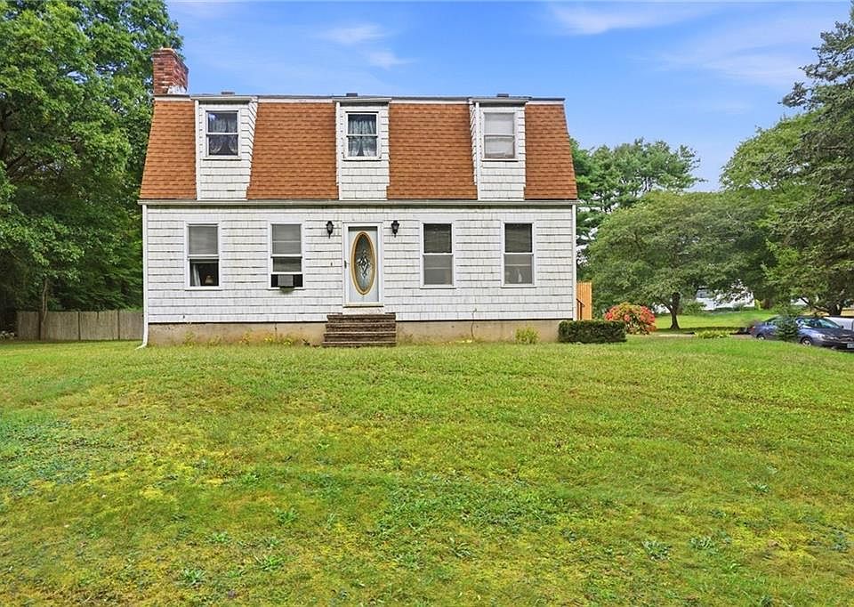 1st image of 107 Church St