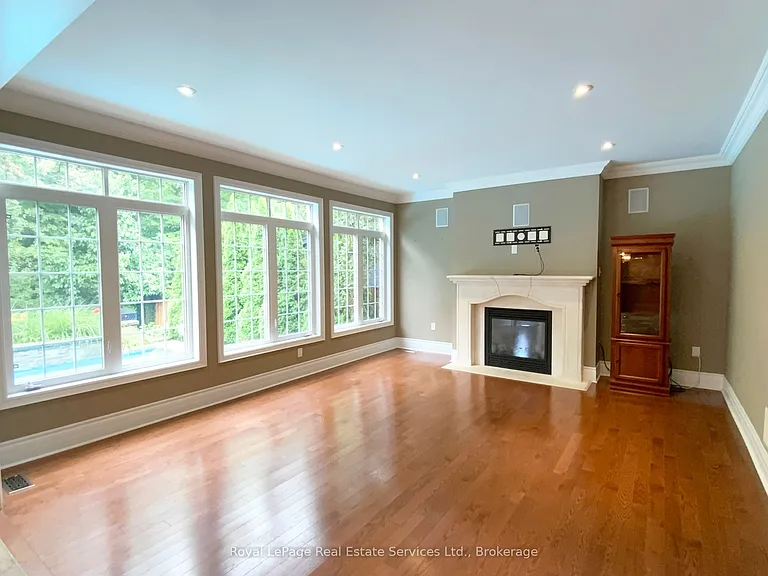 3385 Liptay Ave — Photo 19
