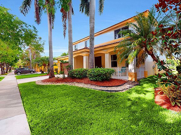 3rd image of 989 Lavender Cir