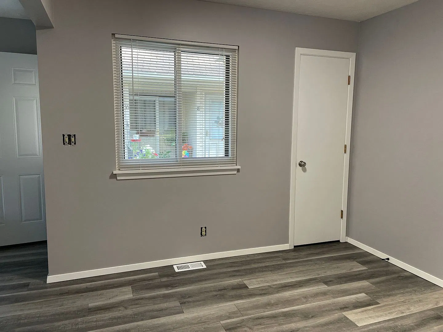 1 Bedroom with garage in Windsor Square — Photo 3
