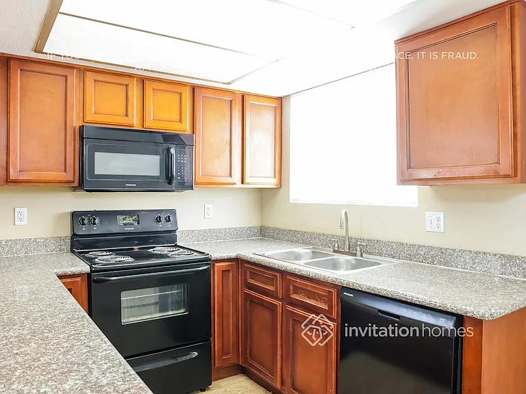 1643 W Muriel Dr — Photo 6