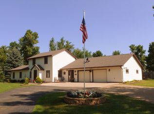 1610 River Rd, Windom, MN 56101